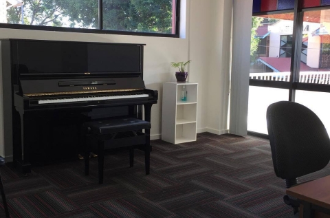 Vincent Music - Room 1 photo 7