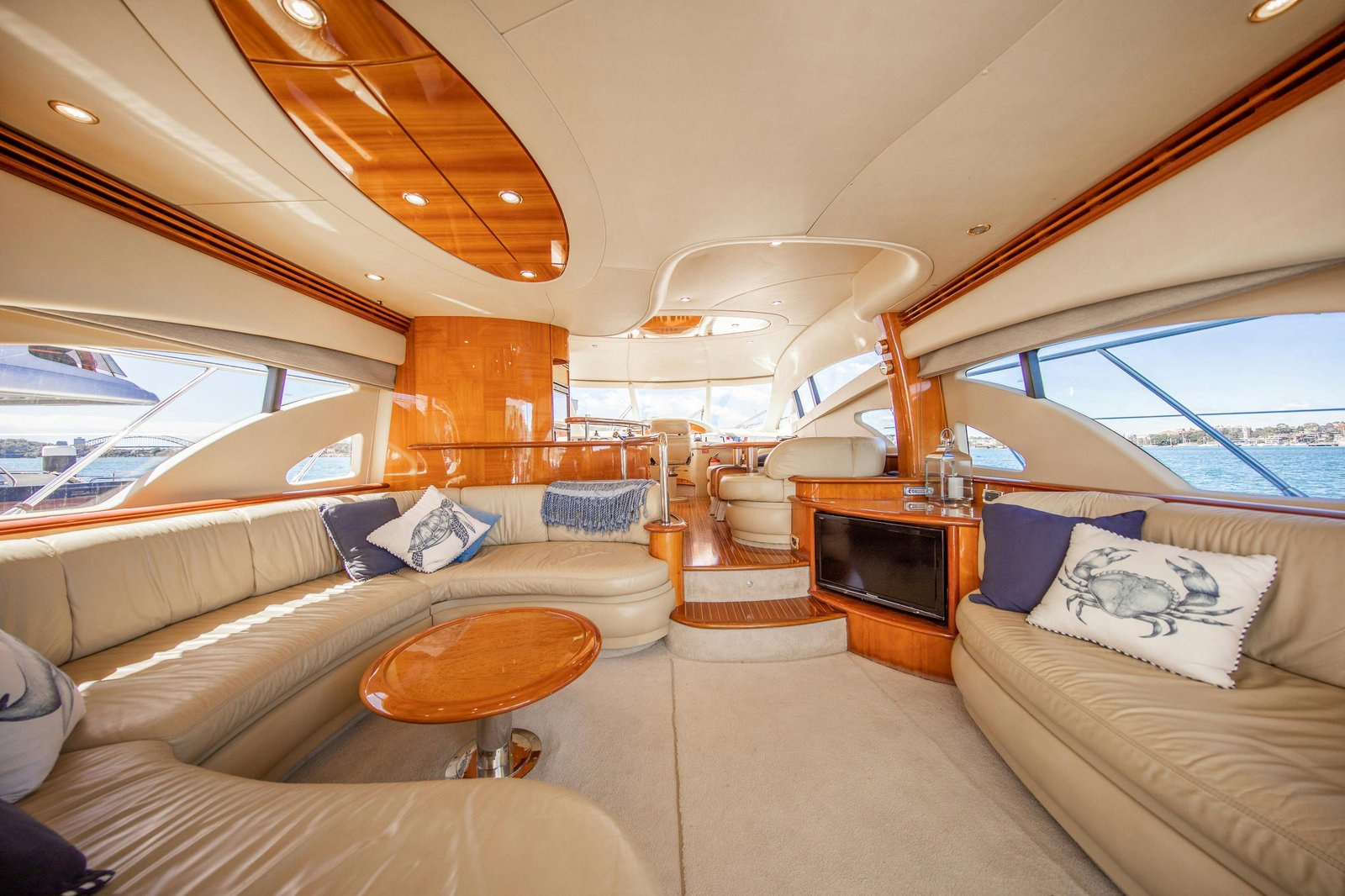 MV Maddison photo 12