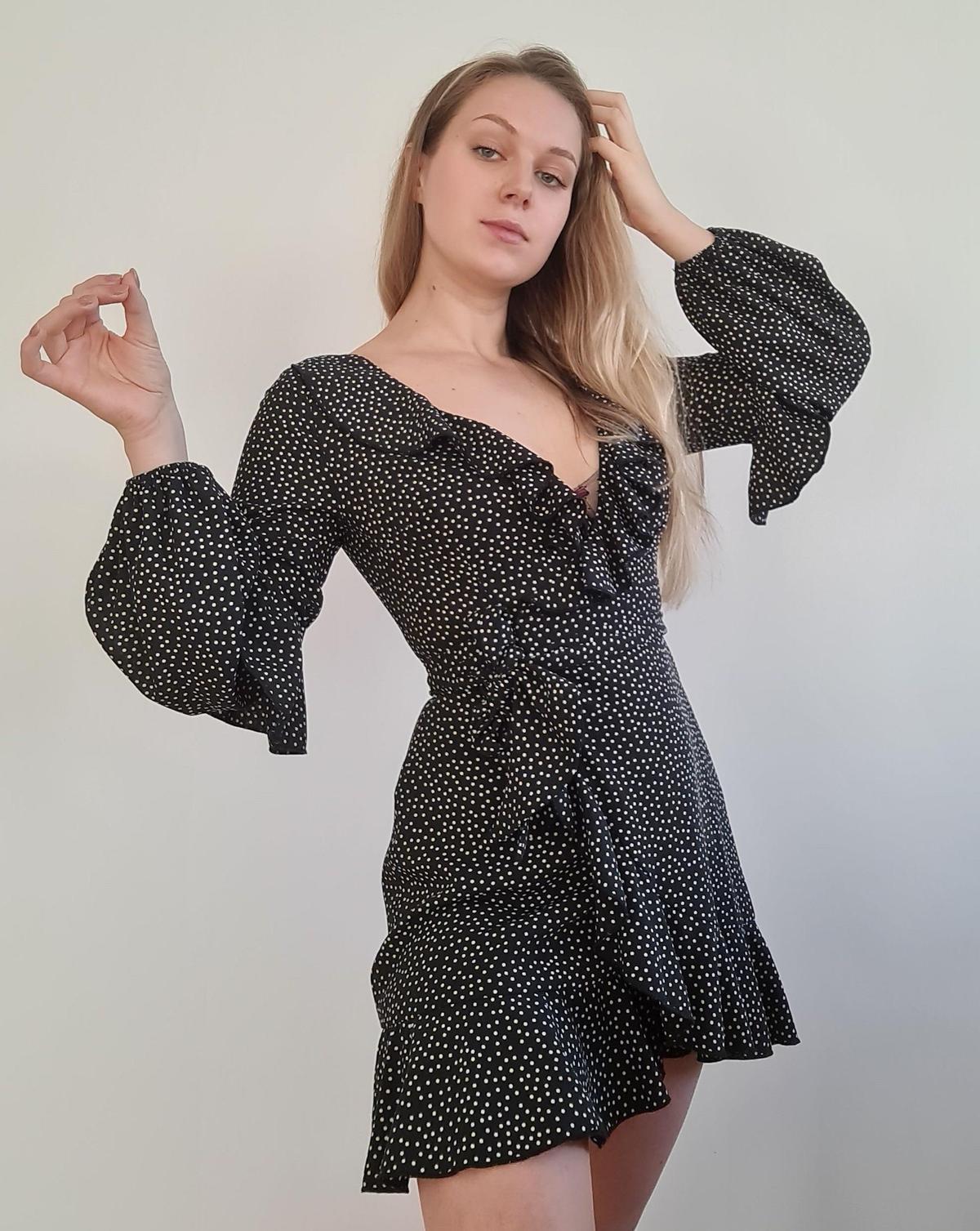 Finders Keepers Solar dress Size 8 photo 2
