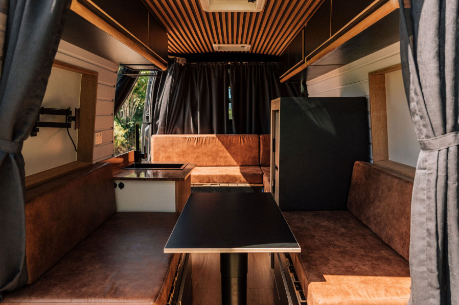 Lacy - Luxury Campervan photo 4
