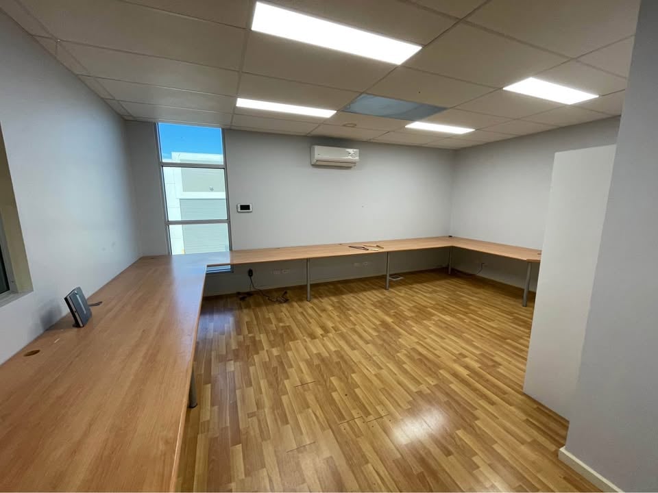Office space for rent photo 8