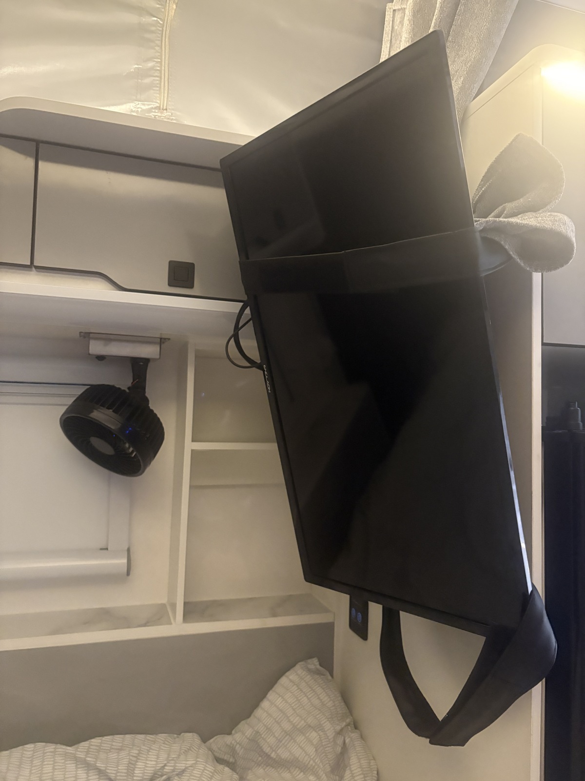 Mars 15 Elite Camper with Spacious Bunks! photo 8