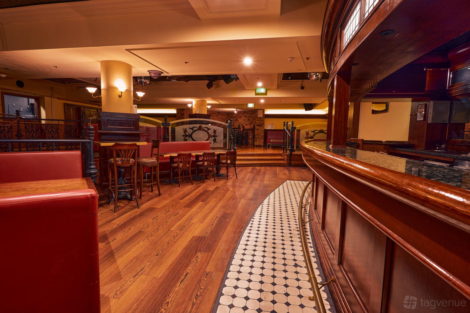 AV8 Bar at Stamford Plaza Sydney Airport Hotel photo 7