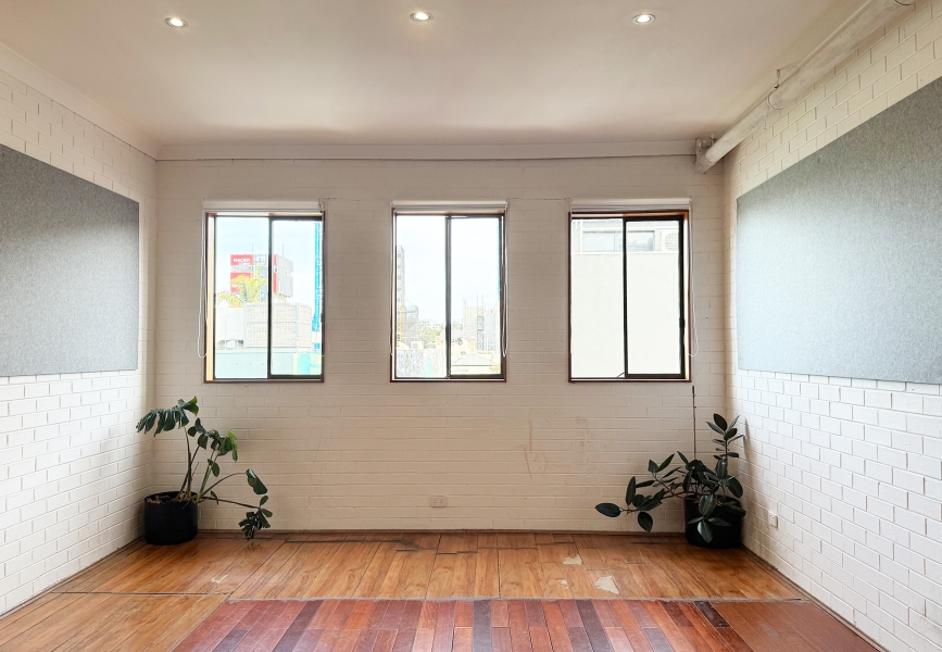 Large Private Light-Filled Office Space photo 2