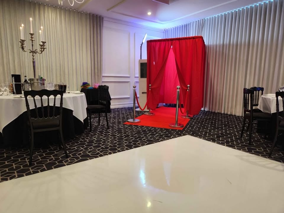 Cheap Photobooth Hire photo 3