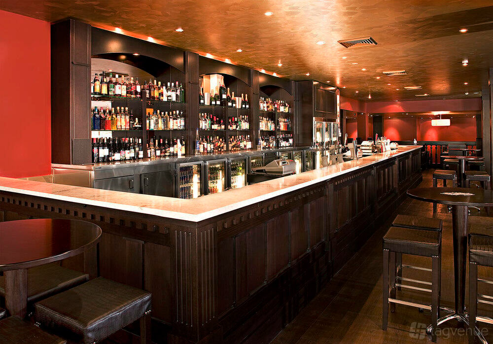 Lounge at Maloney's Hotel photo 7