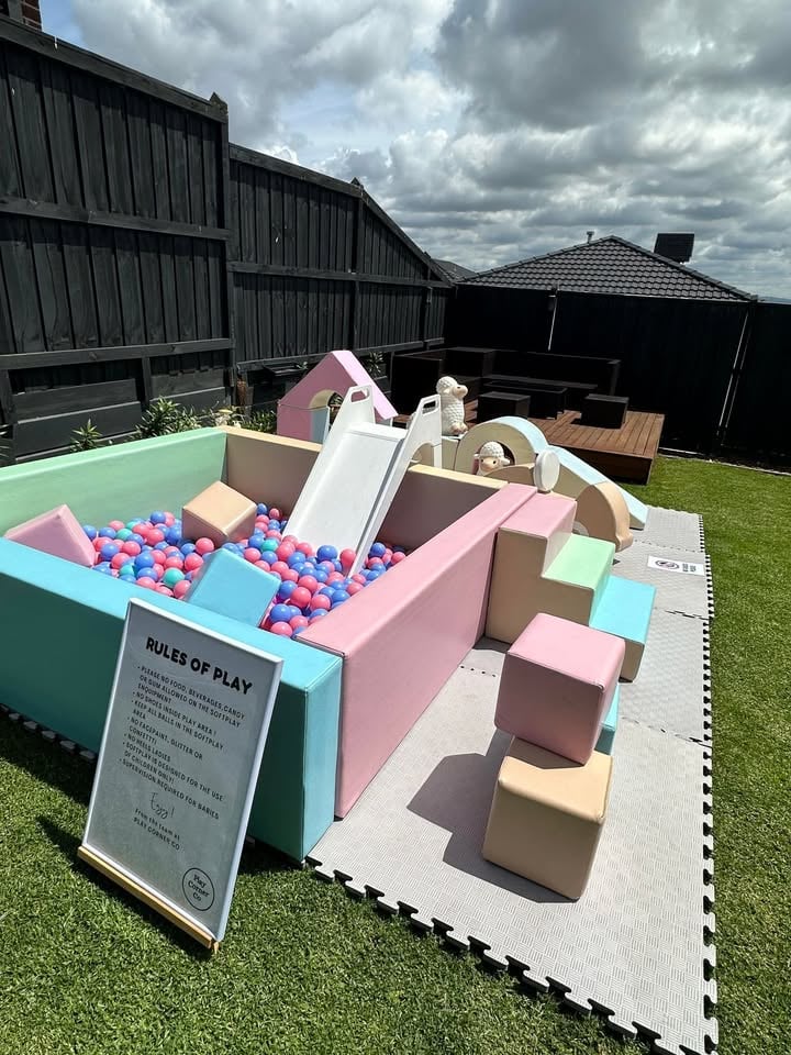 HIRE SOFTPLAY, BALLPITS, JUMPING CASTLES, PROMOS AVAILABLE ! ENQUIRE WITHIN photo 4