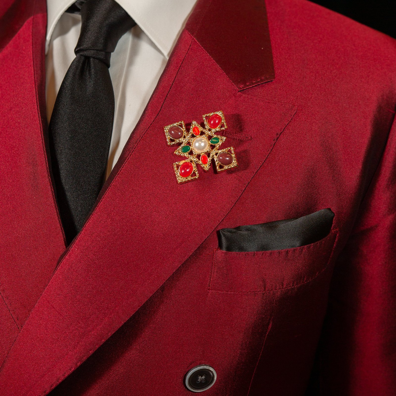 Sicilian Pin photo 2