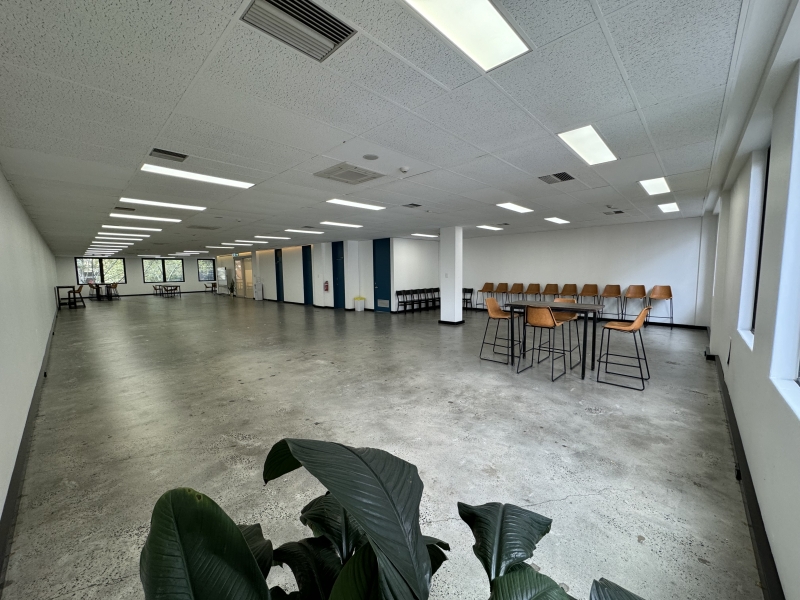 213 Office photo 3