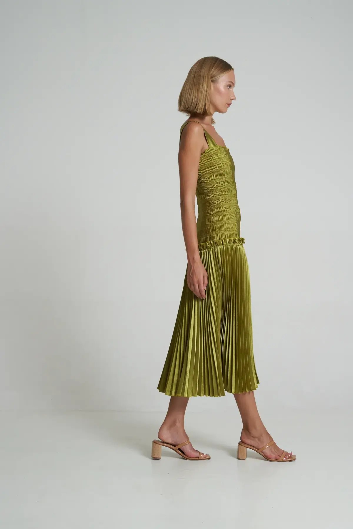 L’Idee Jolie Gown Olive Size 10 photo 2