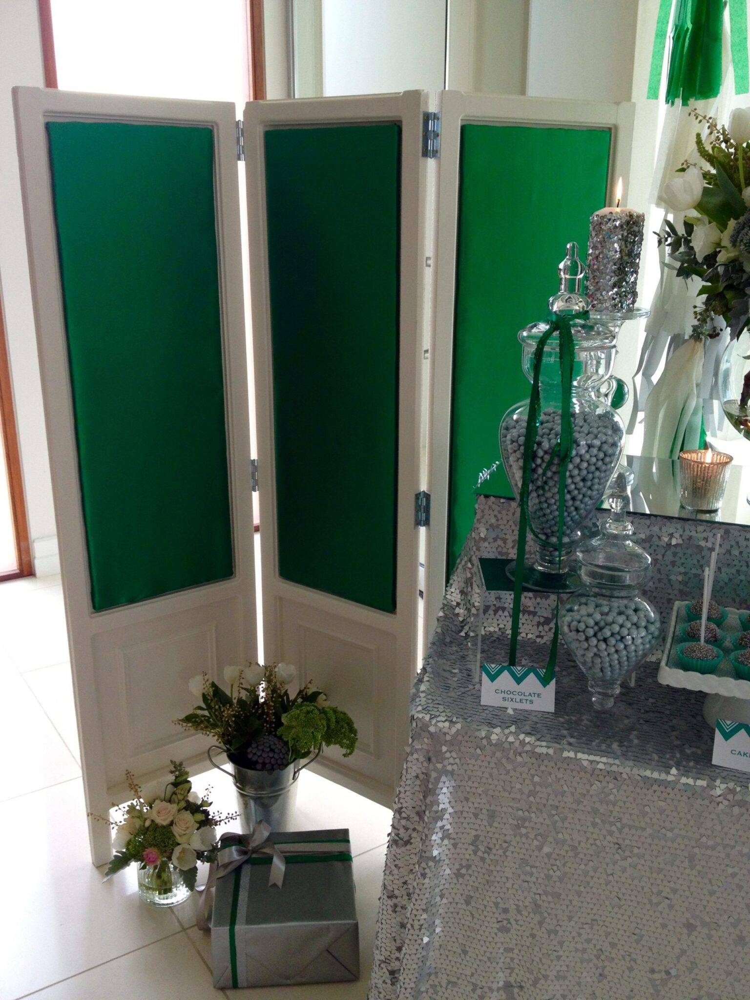 Ivory Folding Screen with interchangeable Pin Board Inserts photo 2