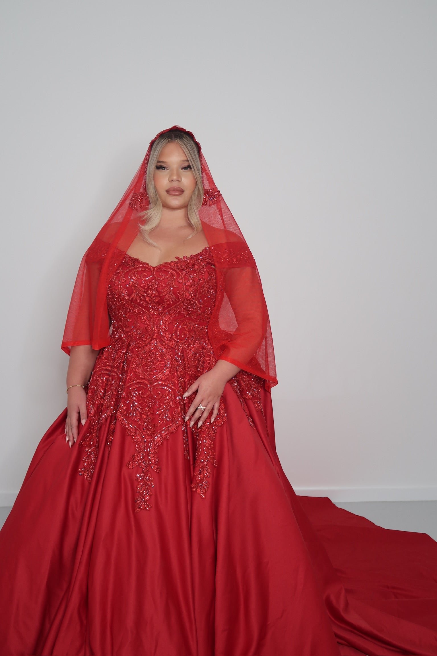 INGRID BALLGOWN RED photo 2