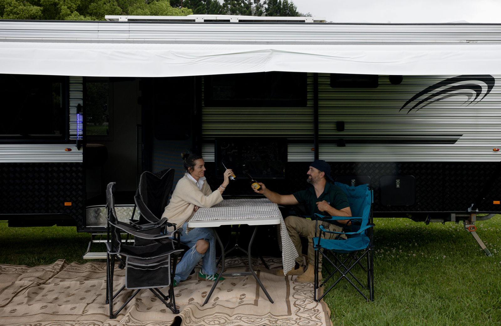 SUMMER HOLIDAY DREAMING WITH FULL SET UP TRIPLE BUNK - BLACK BETTY - BOOK ME FOR A MONTH IN JAN 2026'! photo 14