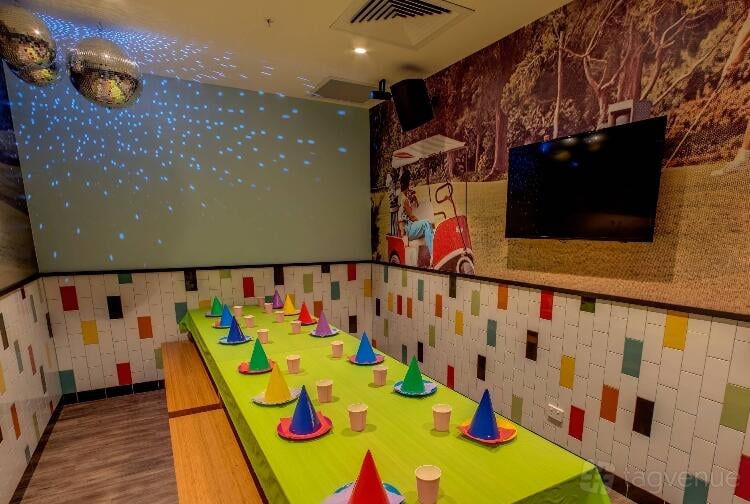 Karaoke Room 4 at Holey Moley Alexandria photo 3