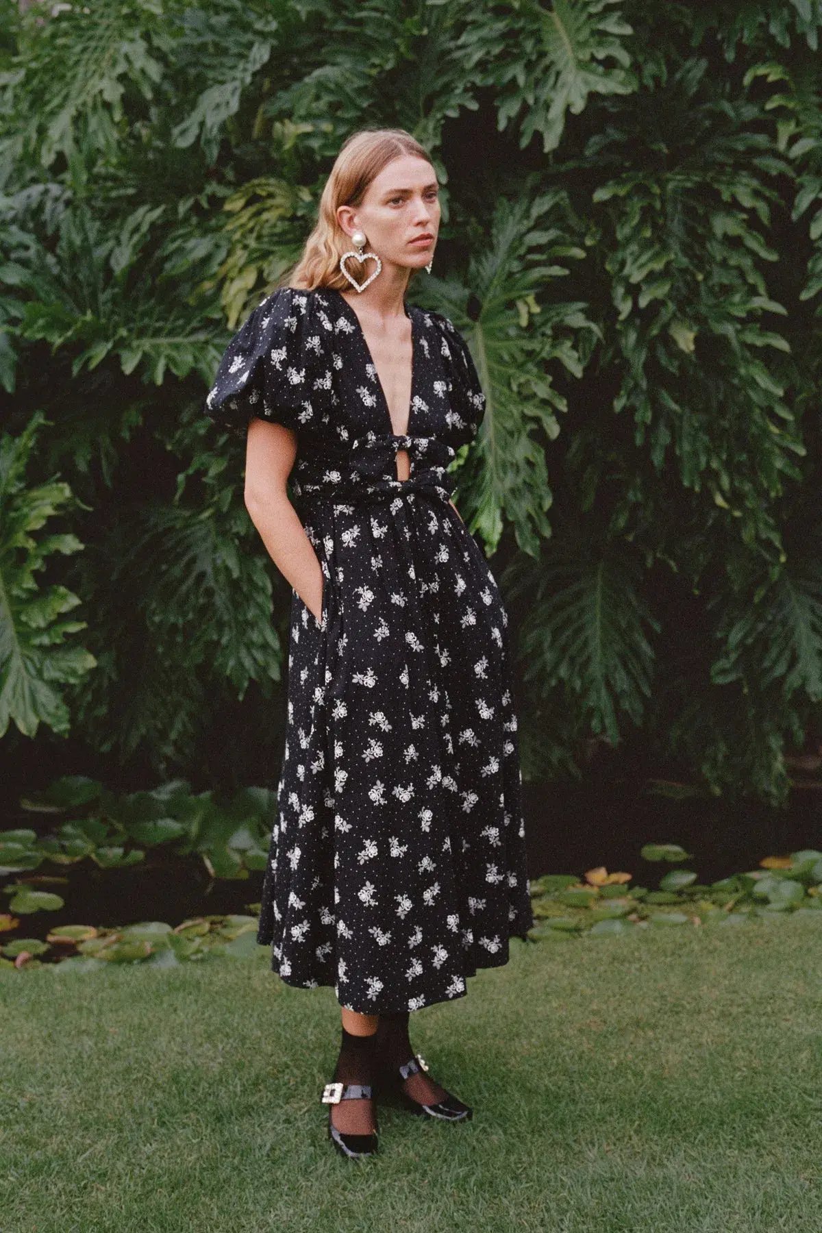 Lovaan Devon Dress Vintage Rose Black Size 14 photo 6