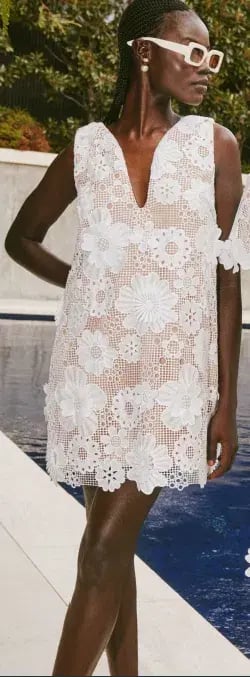 Elliatt Autumn Shift Mini Dress in White Size 10 photo 5