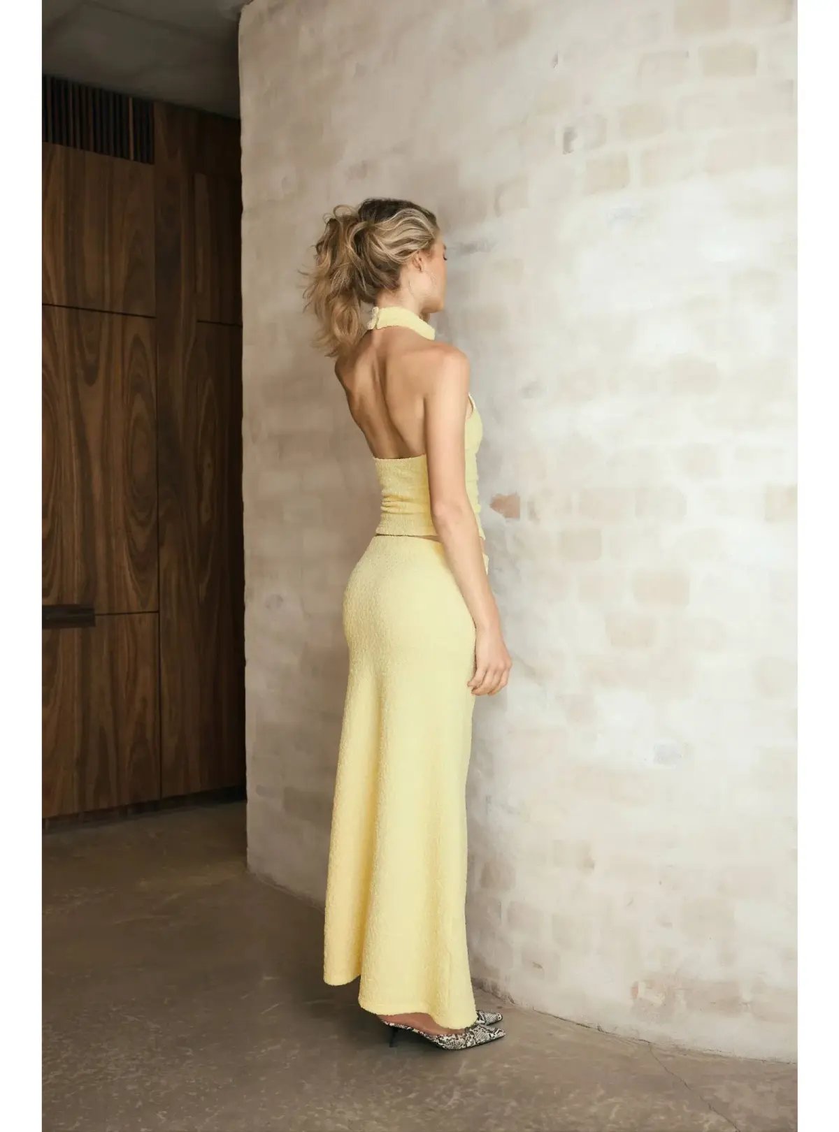 With Harper Lu Textured Halter Set in Limoncello Size AU 8 photo 4