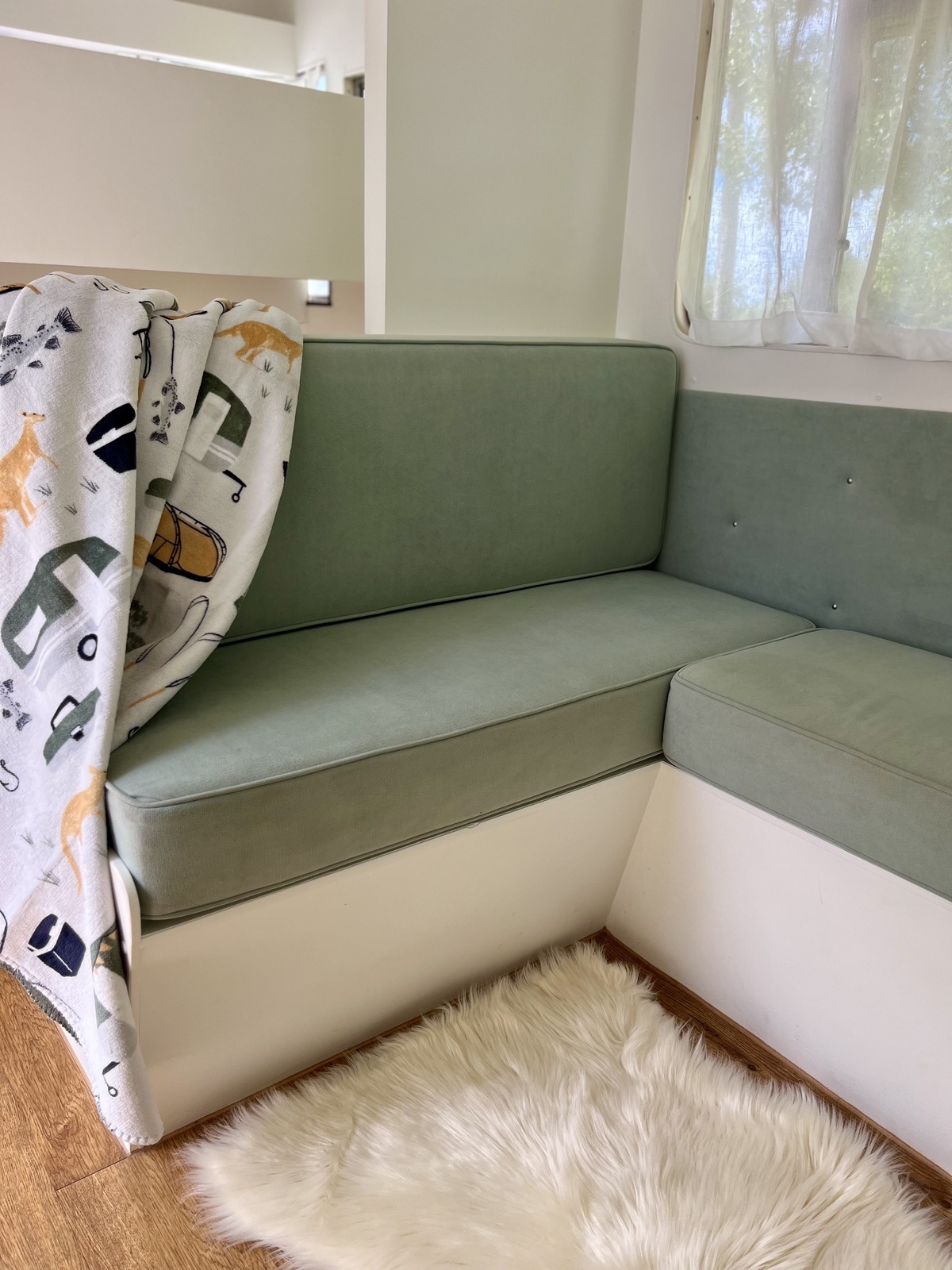 Lucille - full size single bed bunks photo 15