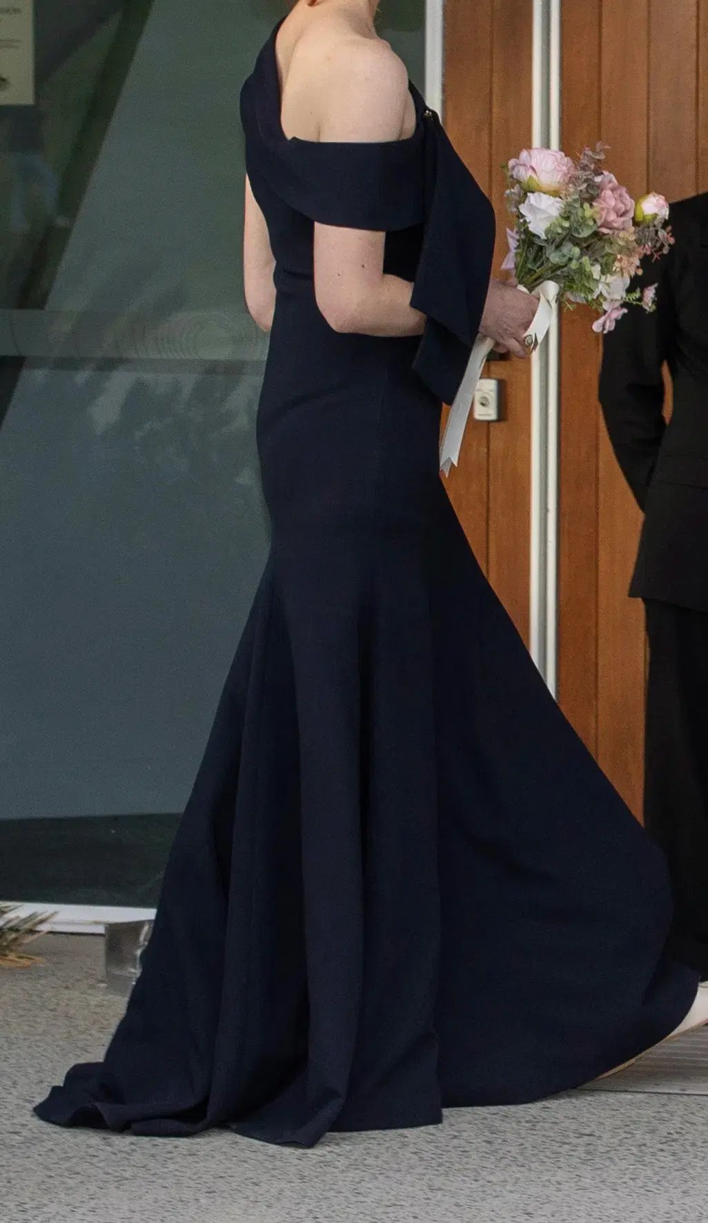 White Closet navy floral flowing dress size 8 photo 15