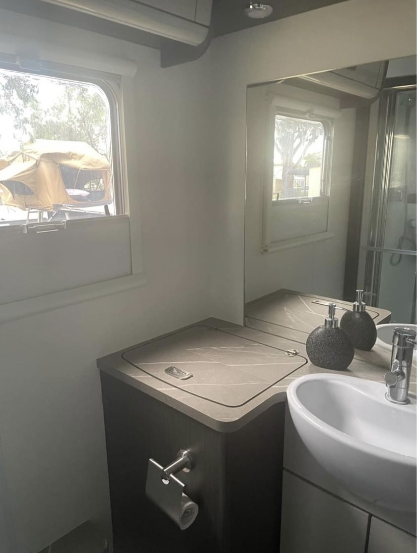 Jayco journey outback photo 11