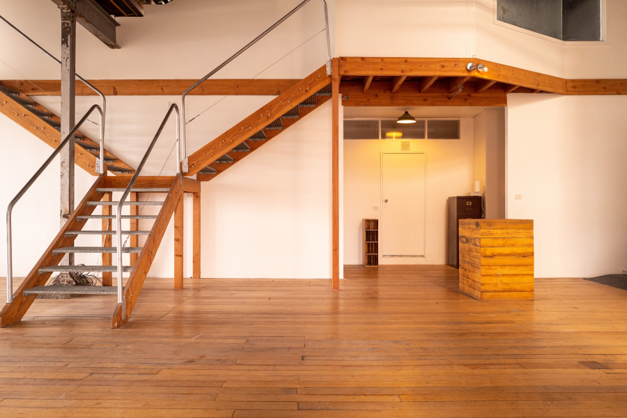 Loft style warehouse photo 8