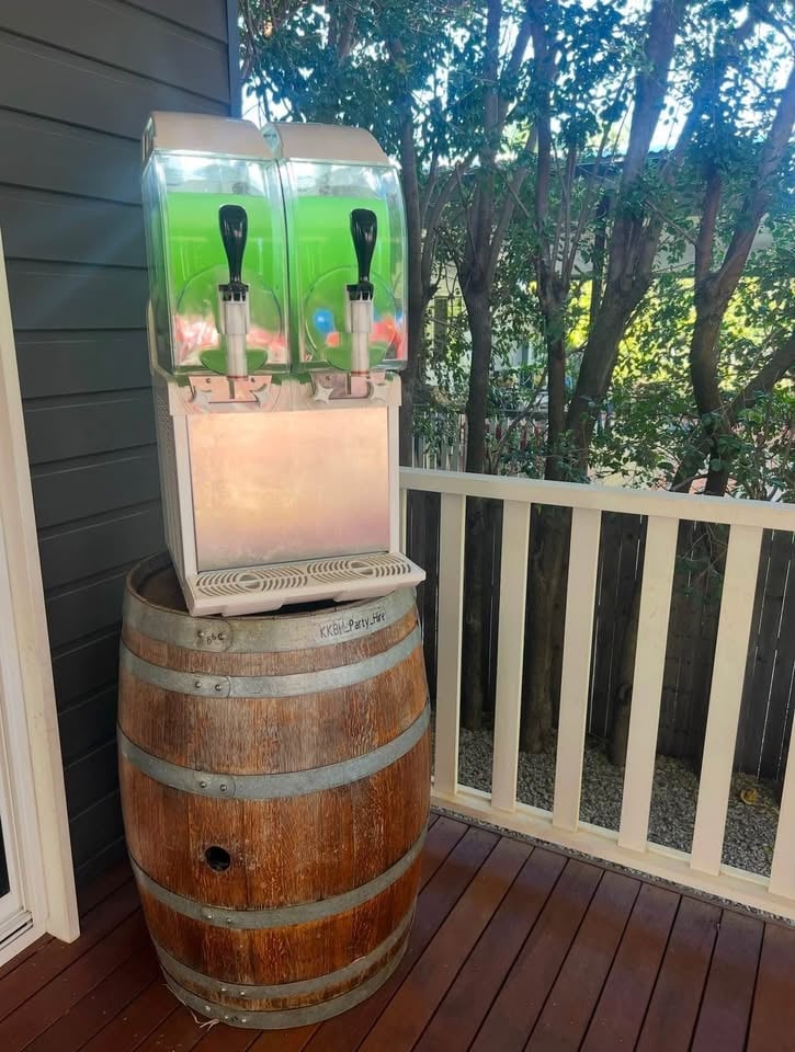Budget party furniture hire photo 10