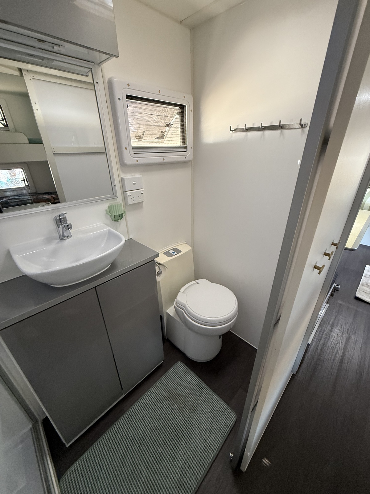 SUMMER HOLIDAY DREAMING WITH FULL SET UP TRIPLE BUNK - BLACK BETTY - BOOK ME FOR A MONTH IN JAN 2026'! photo 18