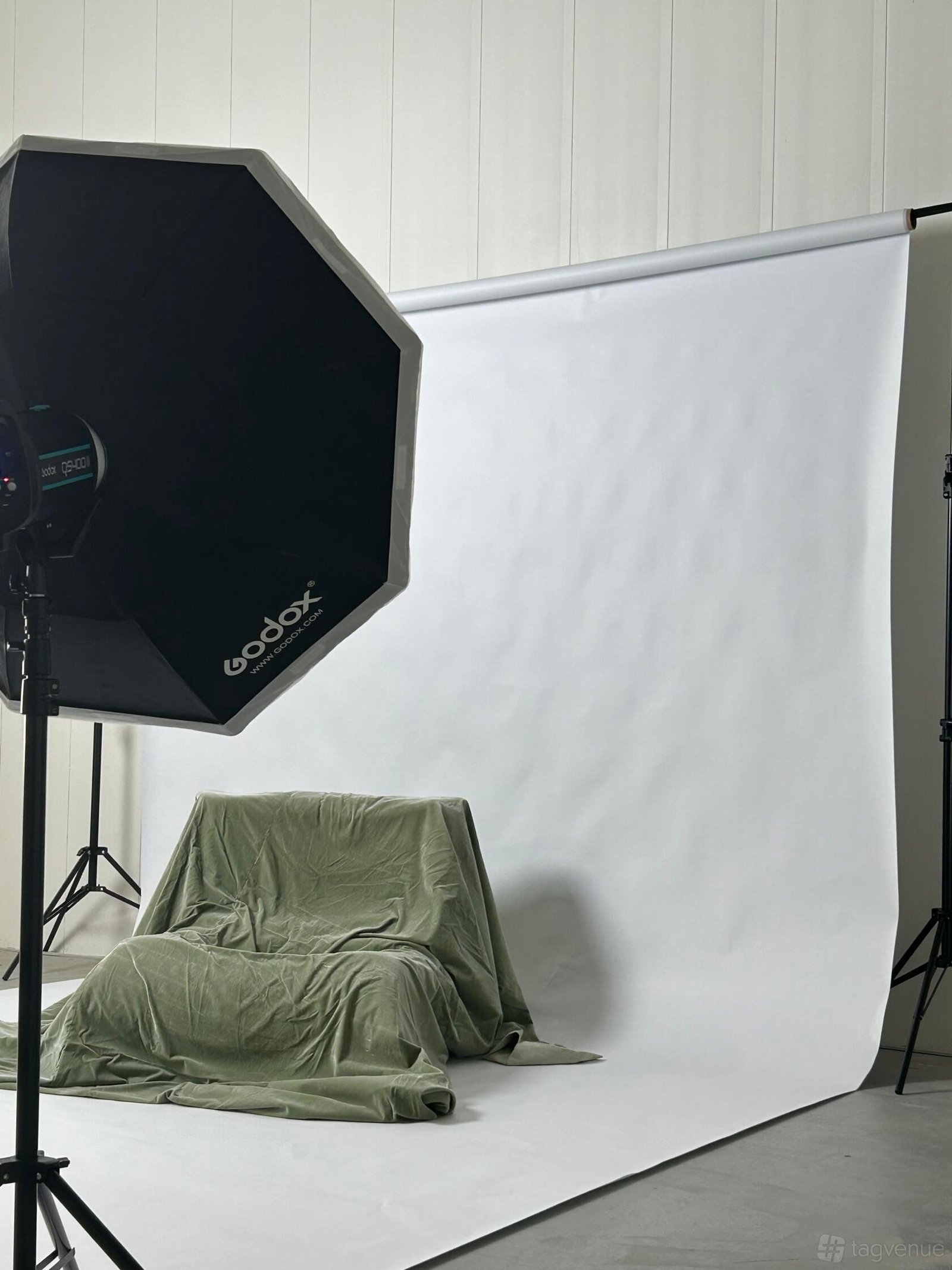 The Studio - Blanc Hire at The Studio by Salt and Lime Experiences photo 9