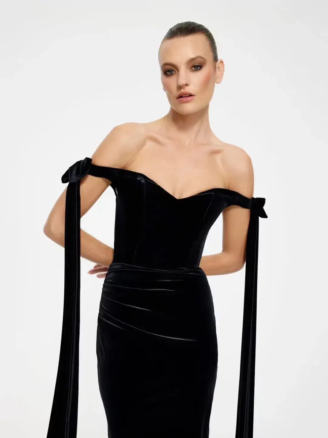 Effie Kats Ginger Gown in Black Velvet Size 10 photo 2