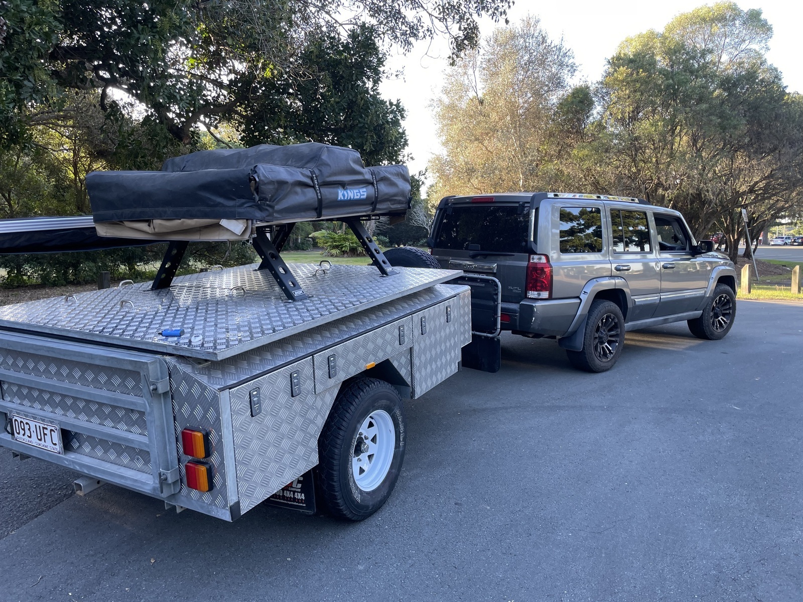 4x4 easy set up camper photo 2