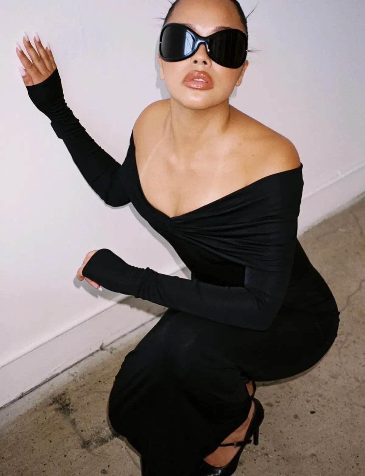 Helsa Matte Jersey Off Shoulder Maxi Dress Black Size 8 photo 7