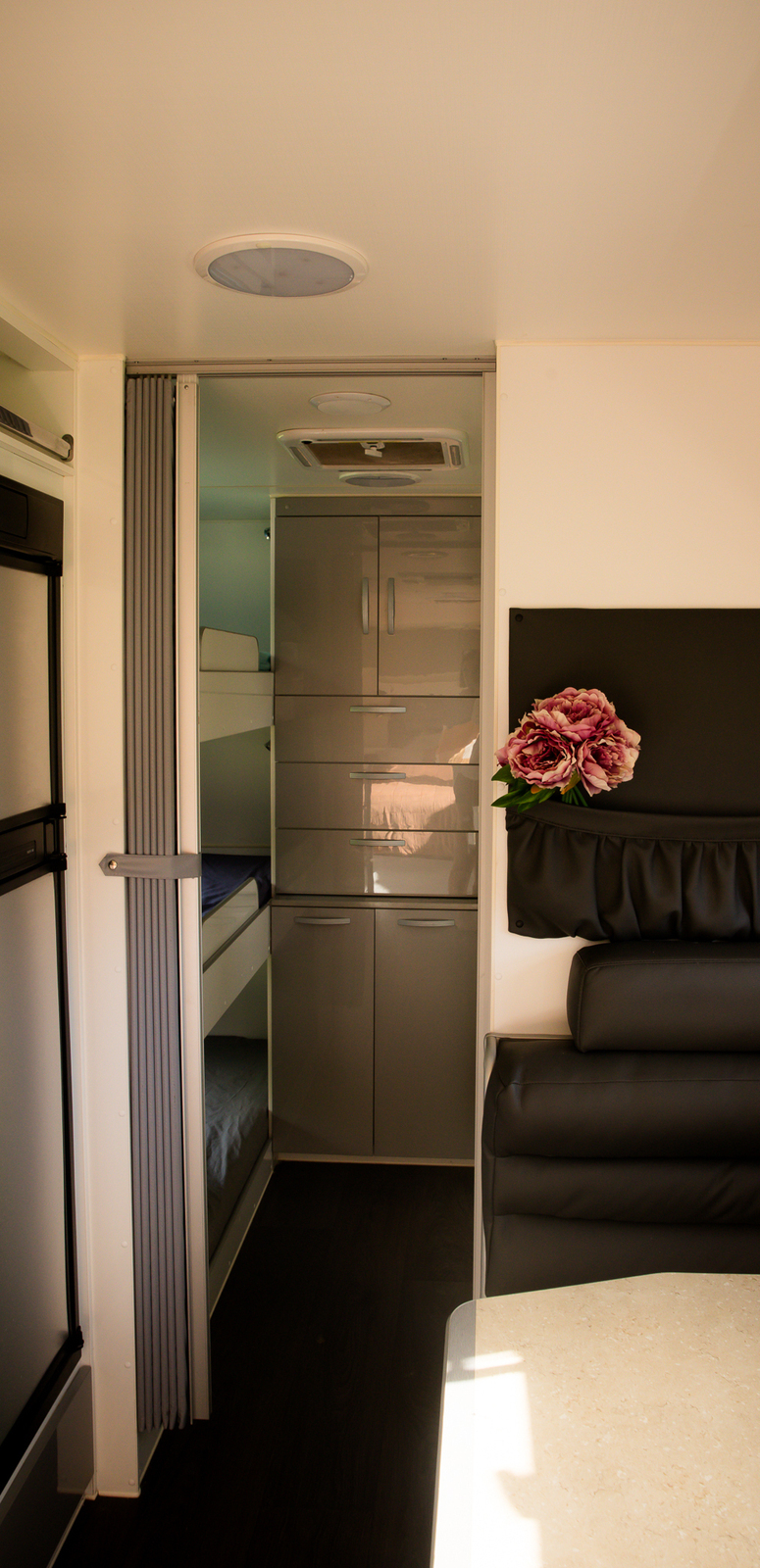 SUMMER HOLIDAY DREAMING WITH FULL SET UP TRIPLE BUNK - BLACK BETTY - BOOK ME FOR A MONTH IN JAN 2026'! photo 7