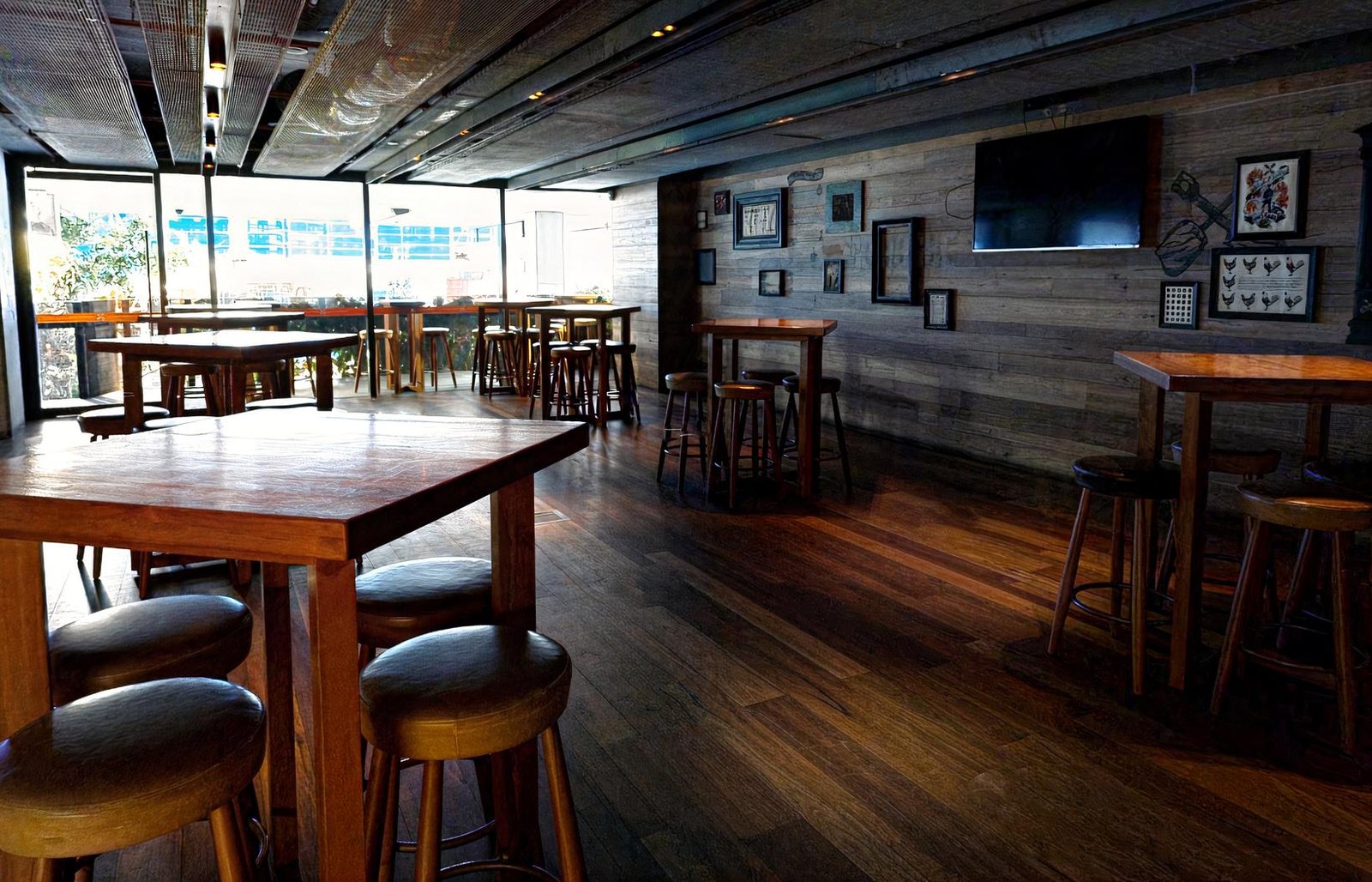 River Room & Zinc Bar at The Charming Squire photo 8