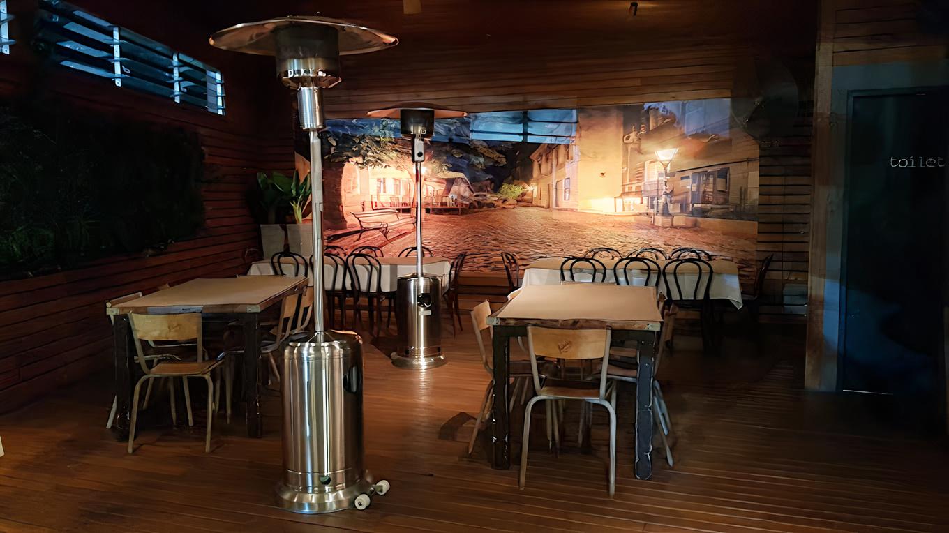 Smaller Space at Madera Lounge photo 8
