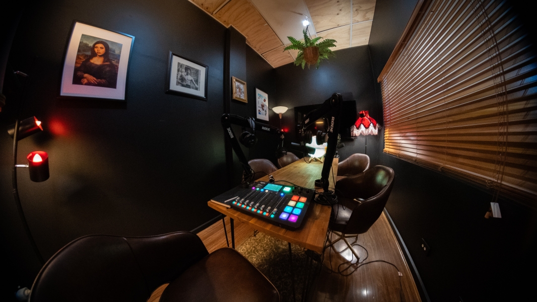 Bespoke Podcast Studio photo 3