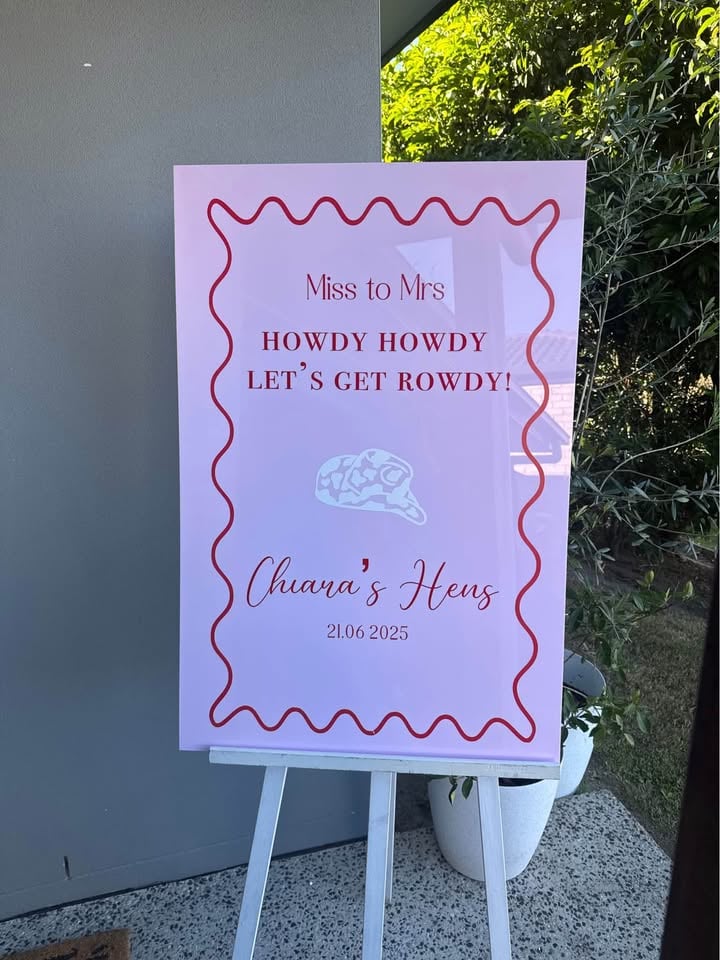 Personalised sign hire to suit all of your events. photo 7