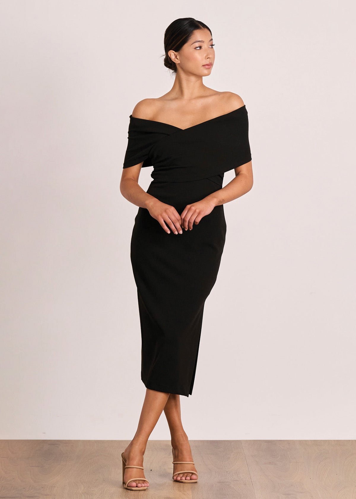 Chakra Midi in Black photo 4
