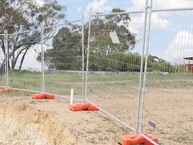 Cheap 2.4m and 3.4m temporary fence sets $20. Temp Fence photo 3