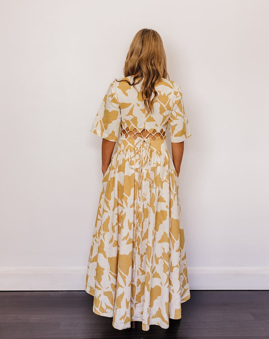 Camilla & Marc Stretchy Linen Minsk Maxi with Waist Cut-Out Detail Dress photo 4