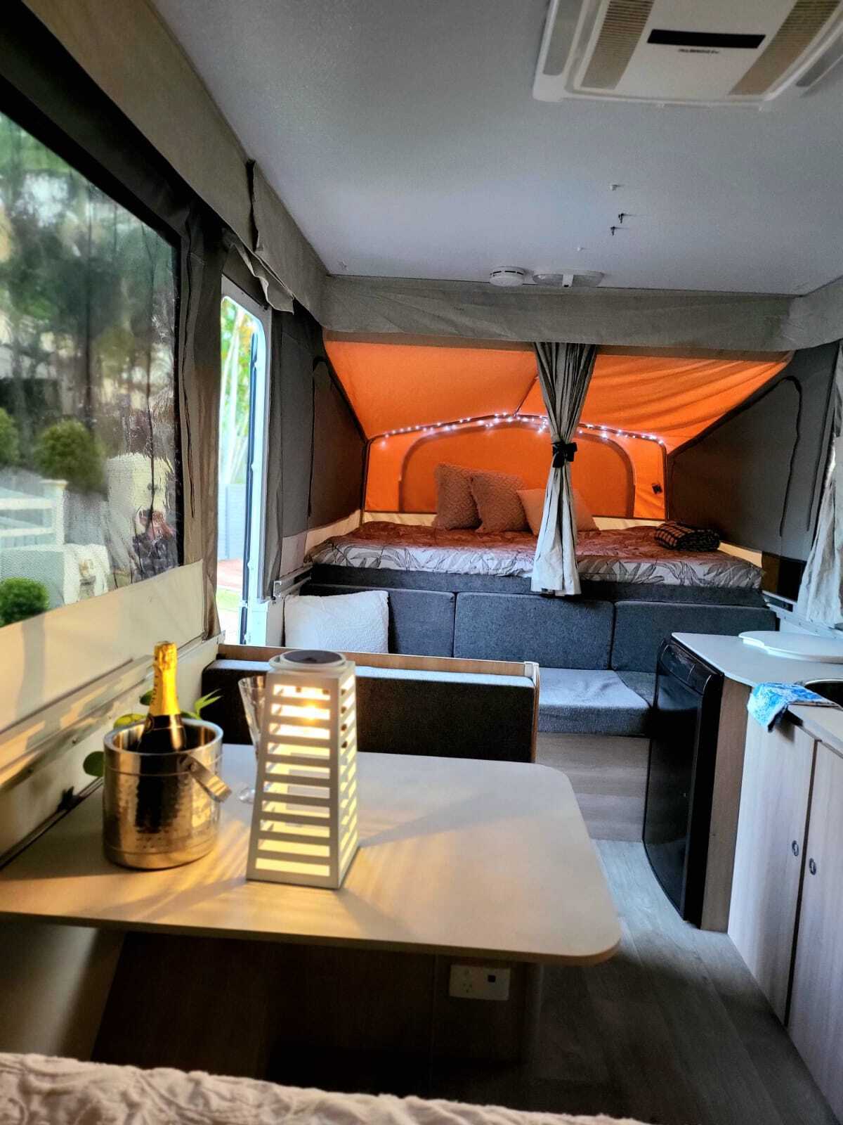 CAT 1 pop up camper photo 16