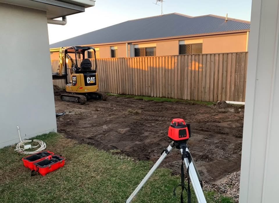 Excavator wet hire photo 8