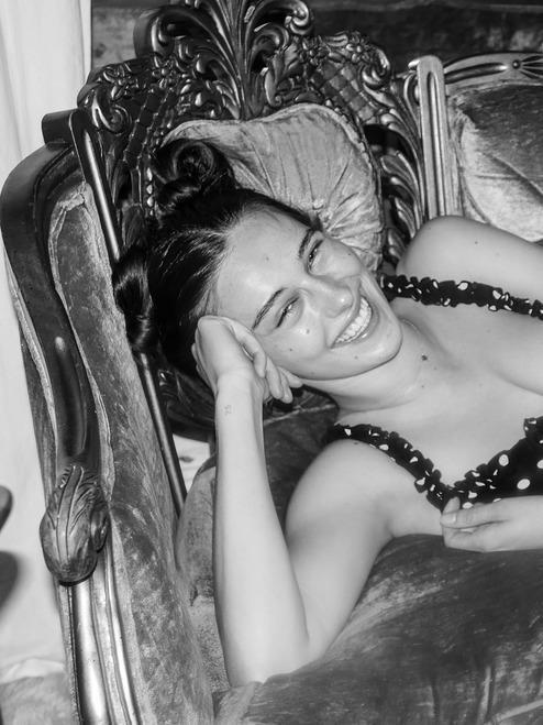 The Julia - Black and White Spot photo 6