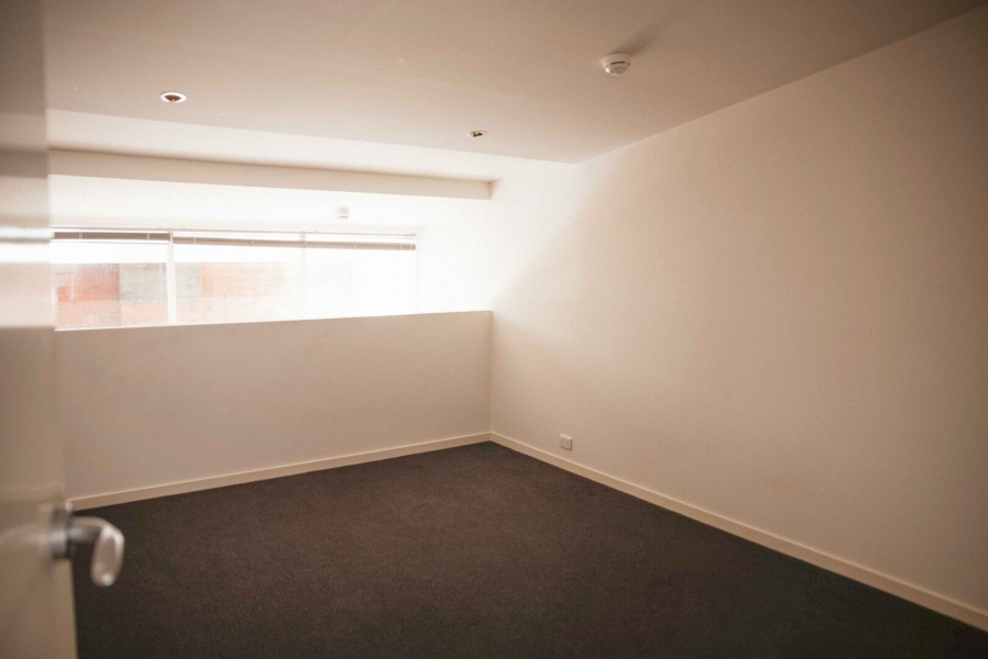 PRIVATE LOFT OFFICE STUDIO AVAILABLE WITHIN LIGHT FILLED SHARED CREATIVE SPACE photo 4
