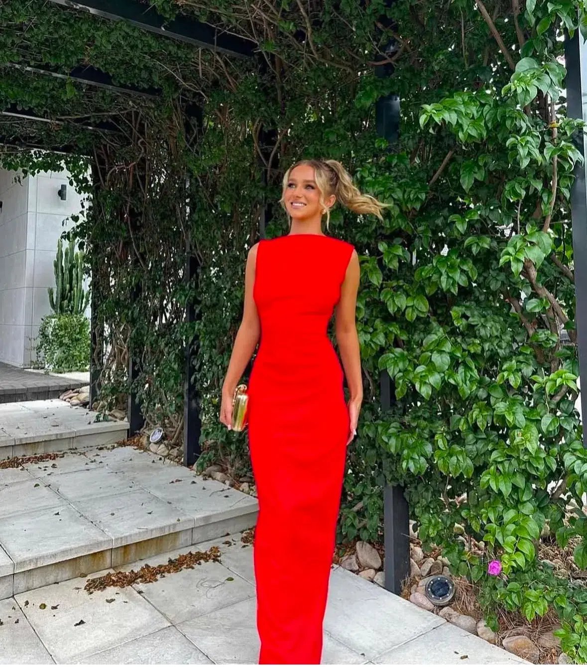 Effie Kats Verona Gown Red Size AU 6 photo 6