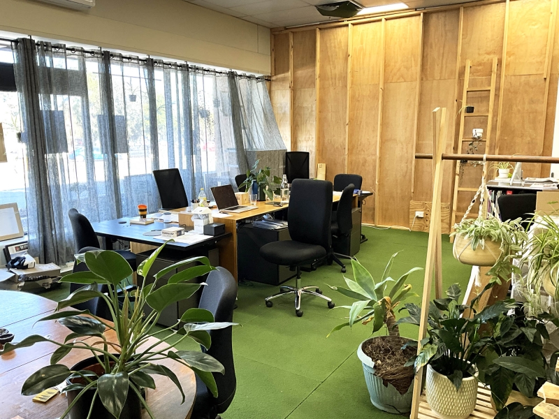 Professional & Creative Work Environment photo 2