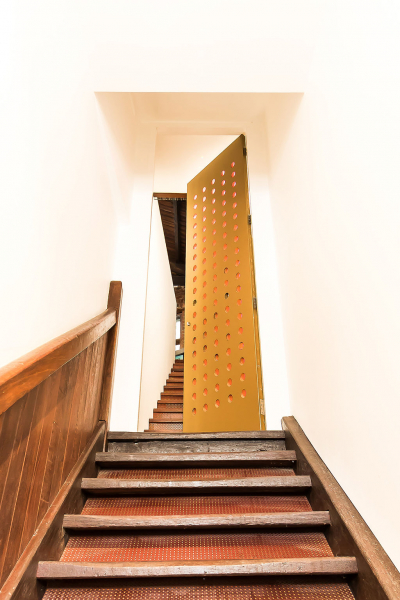 Award Winning Warehouse Apartment photo 9