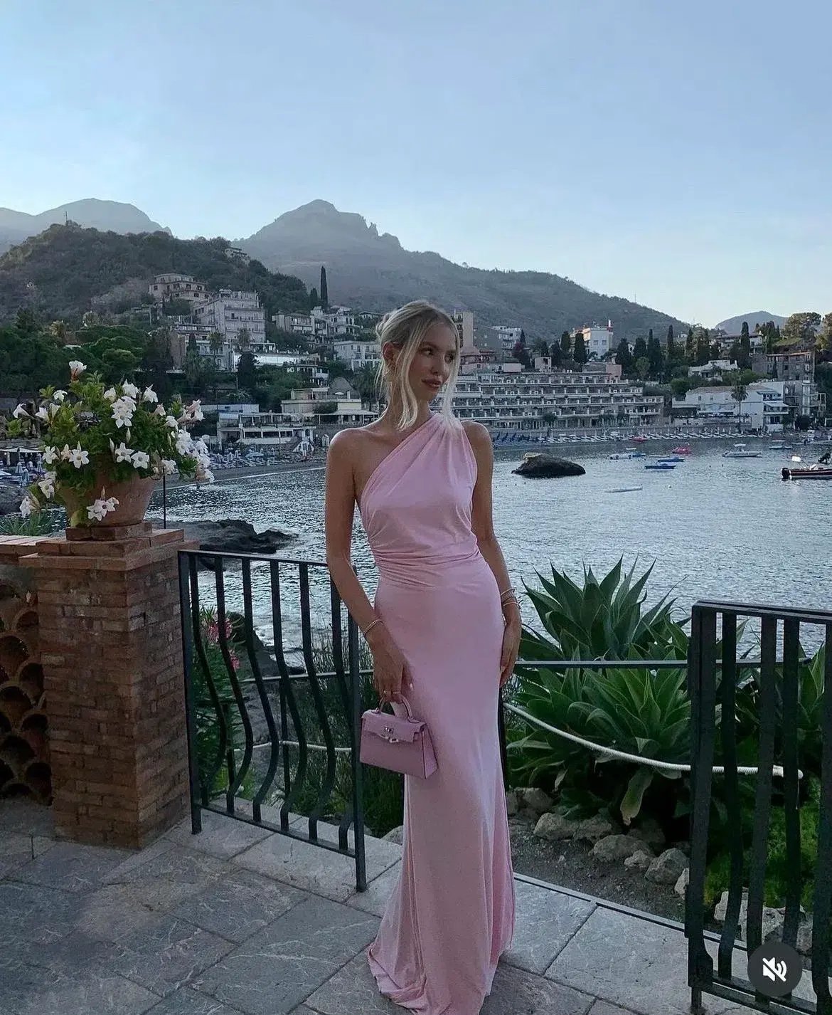Natalie Rolt Fabienne Gown Blossom Pink Size 2 / AU 10 photo 5