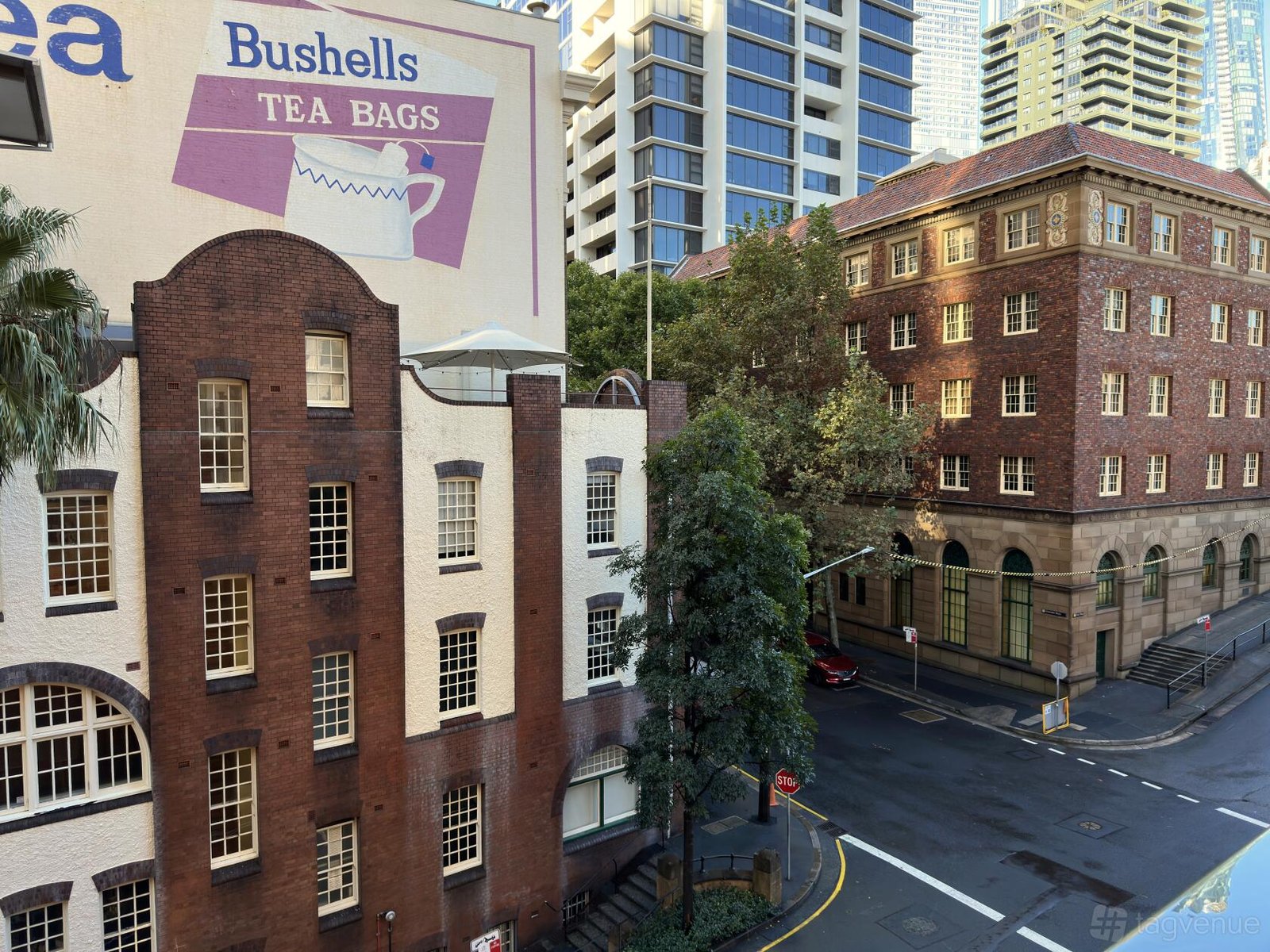 Medium Room at Karstens Sydney photo 7