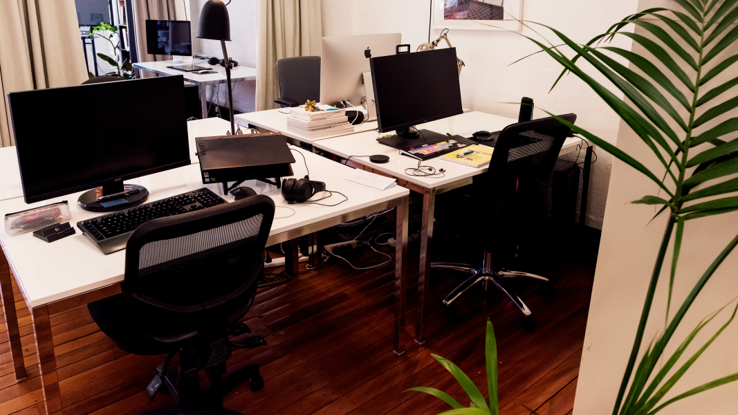 Desks available in production studio photo 4