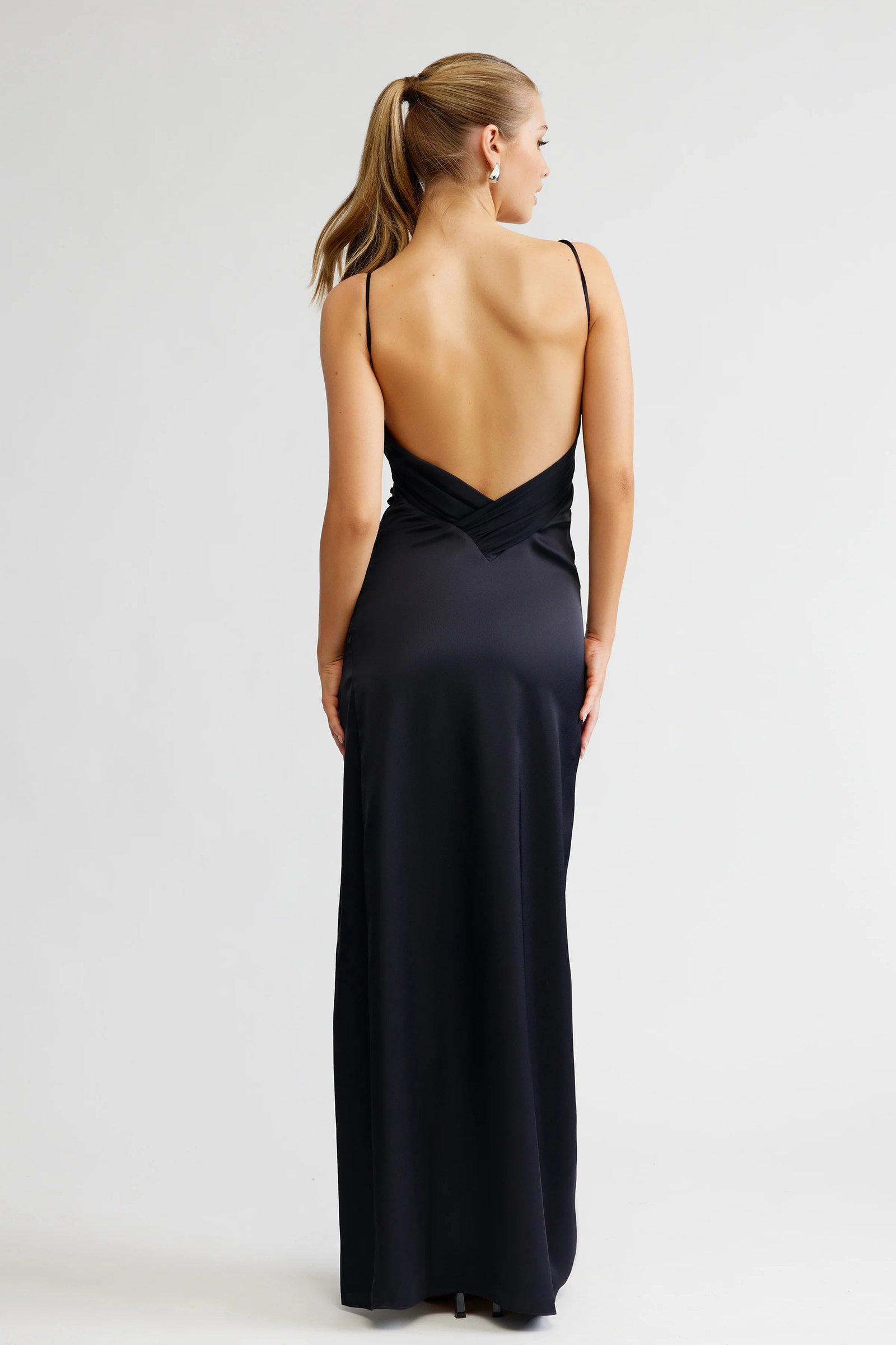 LEXI KIRI DRESS - BLACK photo 6